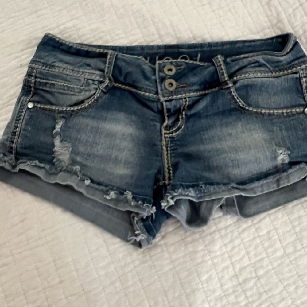 Rue21 short jean shorts size 5/6 beweled pockets